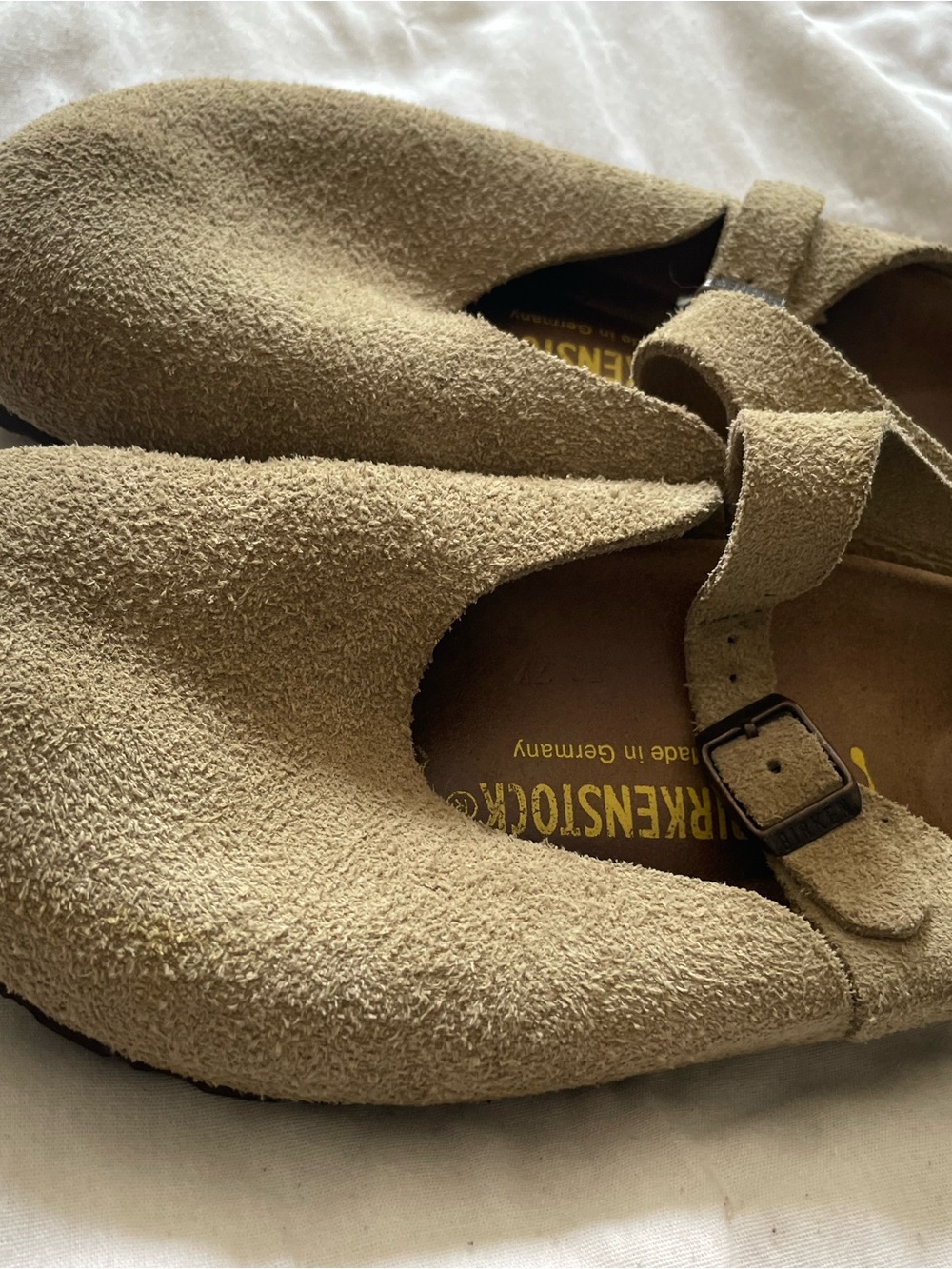 Birkenstock Women’s Suede Classic Clogs in Tan sz 39 - Picture 2 of 6